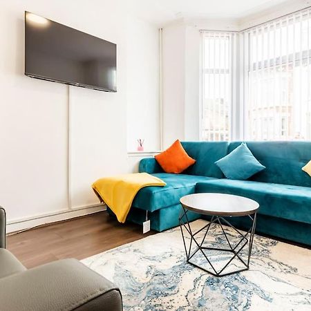 Home Near Anfield And Everton Fc With Free Parking 리버풀 외부 사진