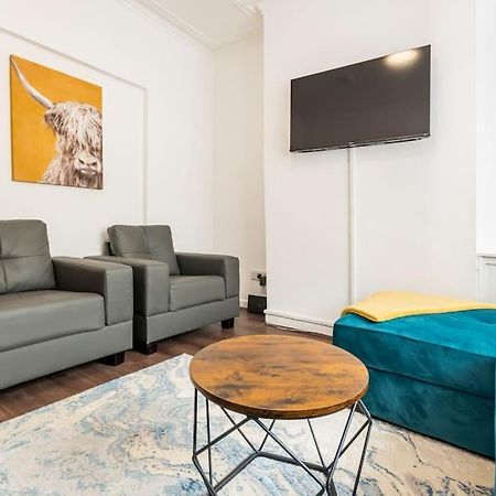Home Near Anfield And Everton Fc With Free Parking 리버풀 외부 사진