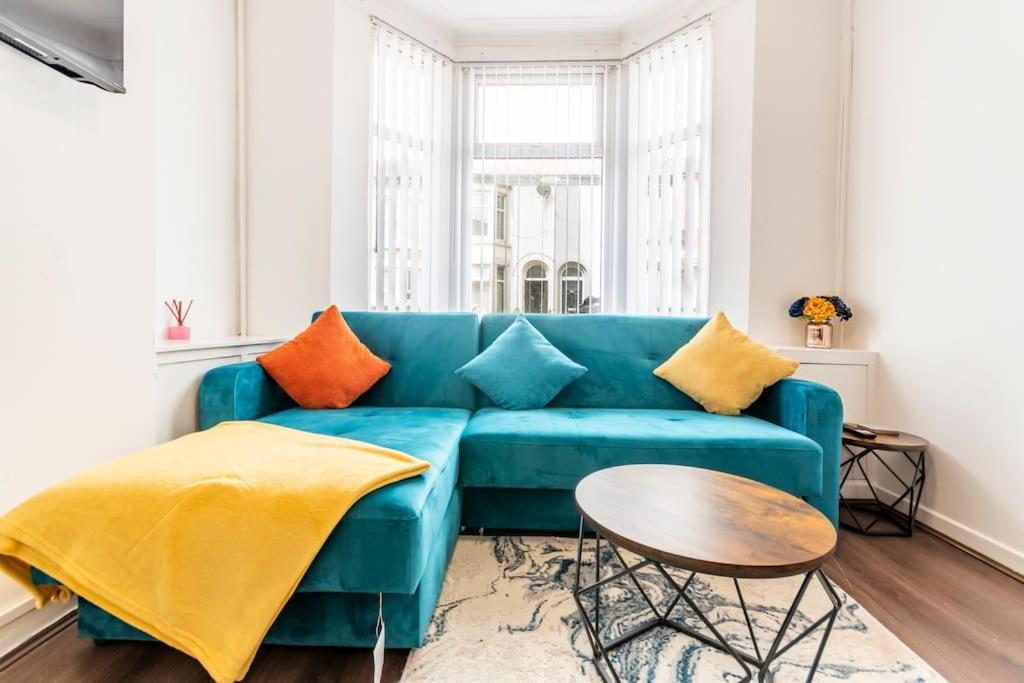 Home Near Anfield And Everton Fc With Free Parking 리버풀 외부 사진