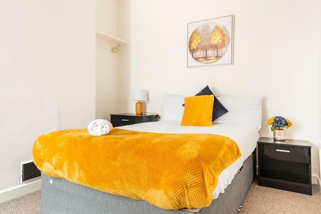 Home Near Anfield And Everton Fc With Free Parking 리버풀 외부 사진