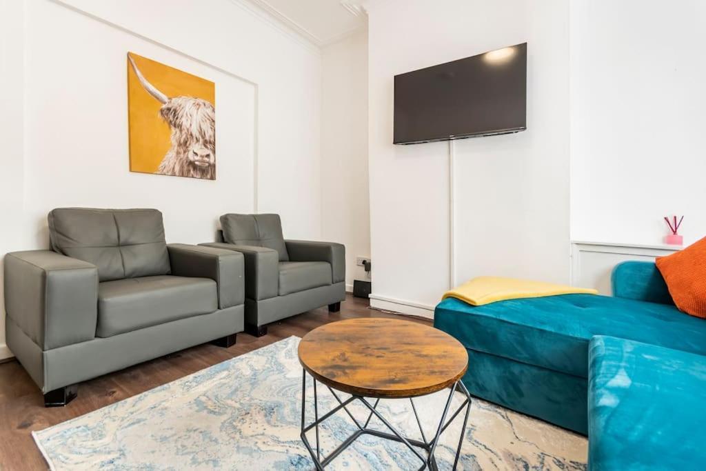 Home Near Anfield And Everton Fc With Free Parking 리버풀 외부 사진