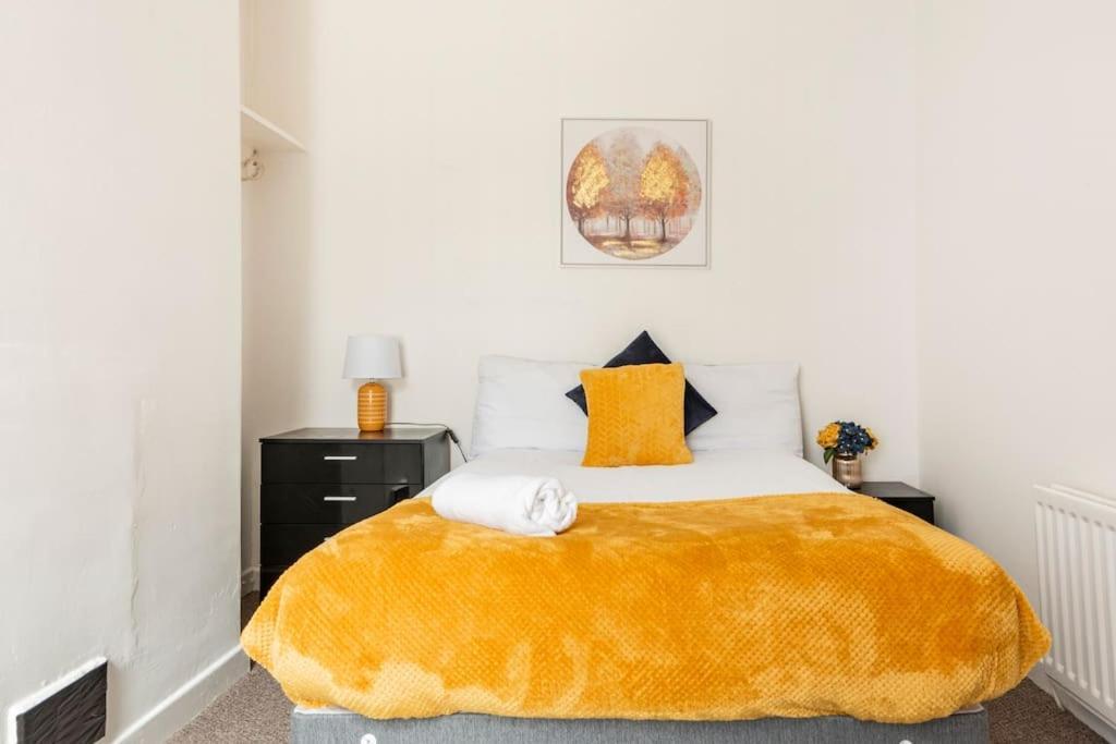 Home Near Anfield And Everton Fc With Free Parking 리버풀 외부 사진