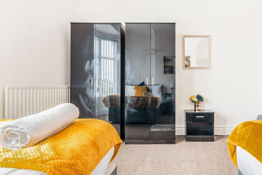 Home Near Anfield And Everton Fc With Free Parking 리버풀 외부 사진