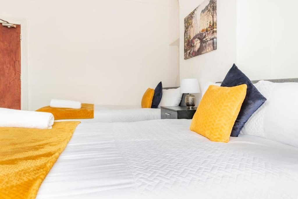 Home Near Anfield And Everton Fc With Free Parking 리버풀 외부 사진