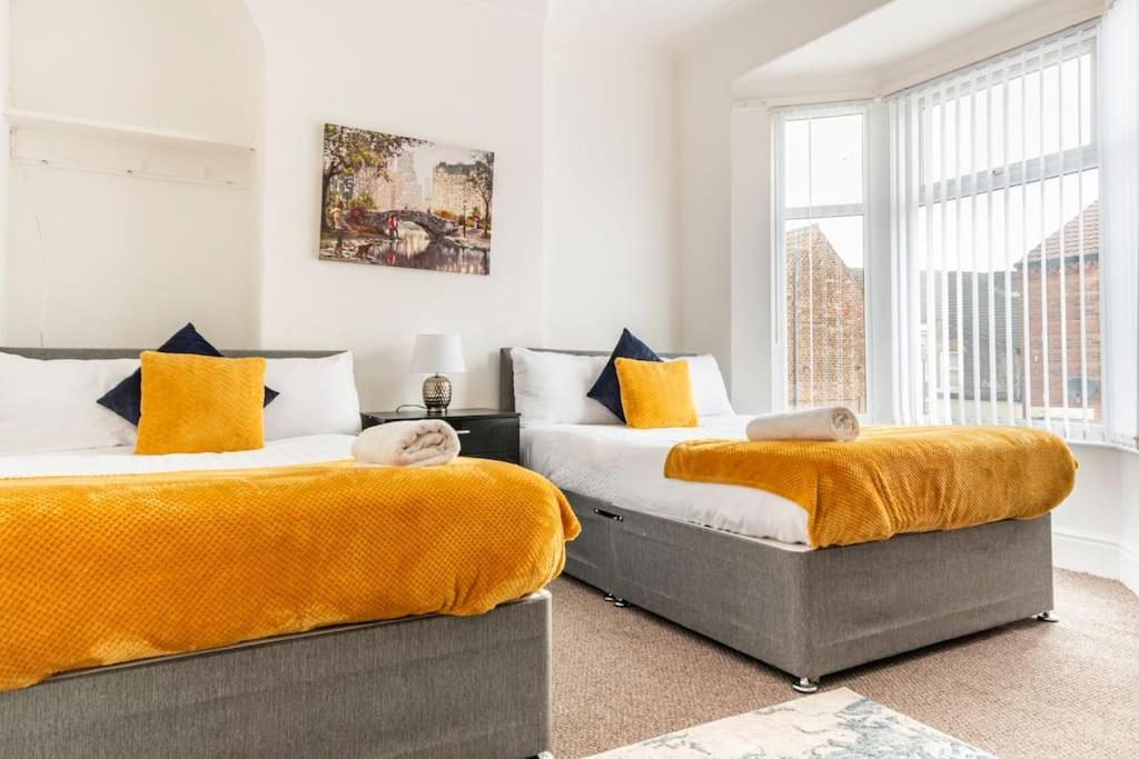 Home Near Anfield And Everton Fc With Free Parking 리버풀 외부 사진