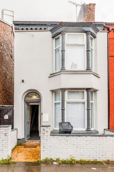 Home Near Anfield And Everton Fc With Free Parking 리버풀 외부 사진
