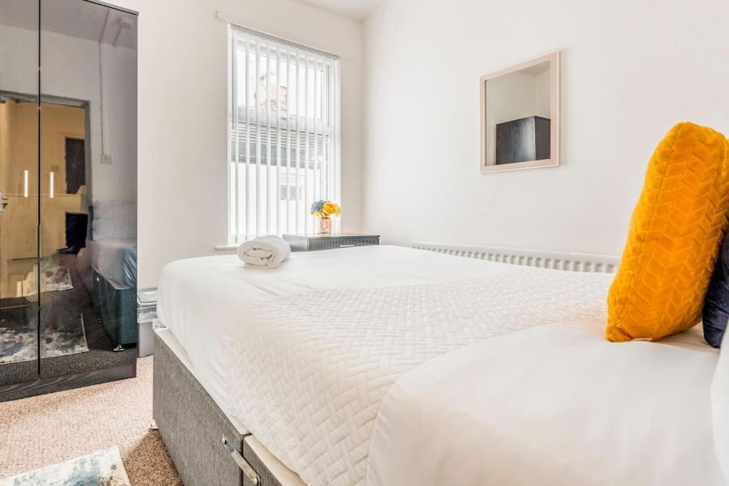 Home Near Anfield And Everton Fc With Free Parking 리버풀 외부 사진